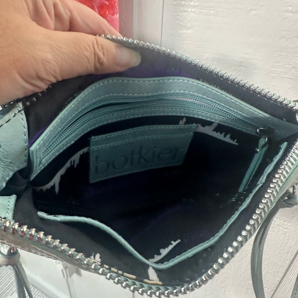 Botkier Trigger Womens Blue Leather Studded Zipper Crossbody Shoulder Bag EUC - Picture 10 of 12